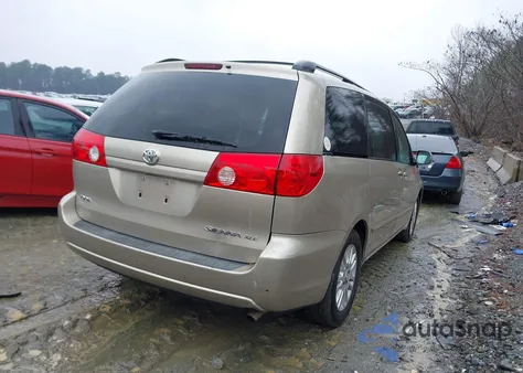 2008 Toyota Sienna Xle z USA, uszkodzony, nr VIN 5TDZK22C38S191586